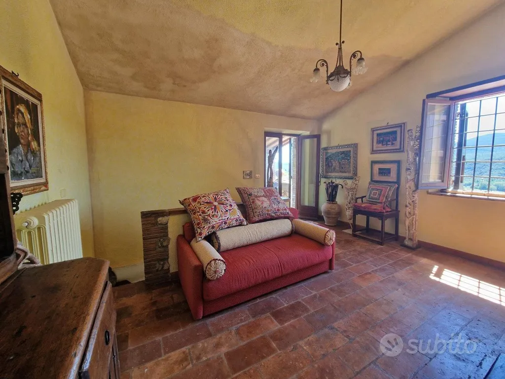 Elutuba - Rustic Stone Casale with Panoramic View in Umbria