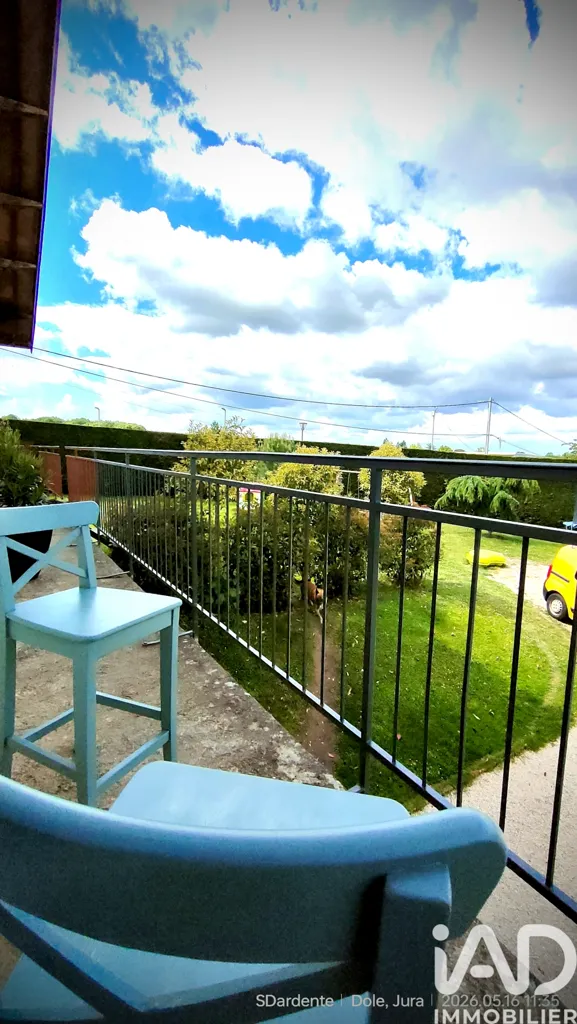 Terrasse - Maison Traditionnelle Rénovée avec Balcon à Dole