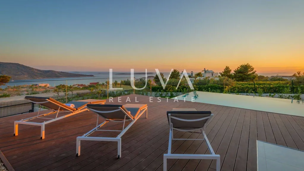 Piscina - Luxury Villa with Sea View in Primošten