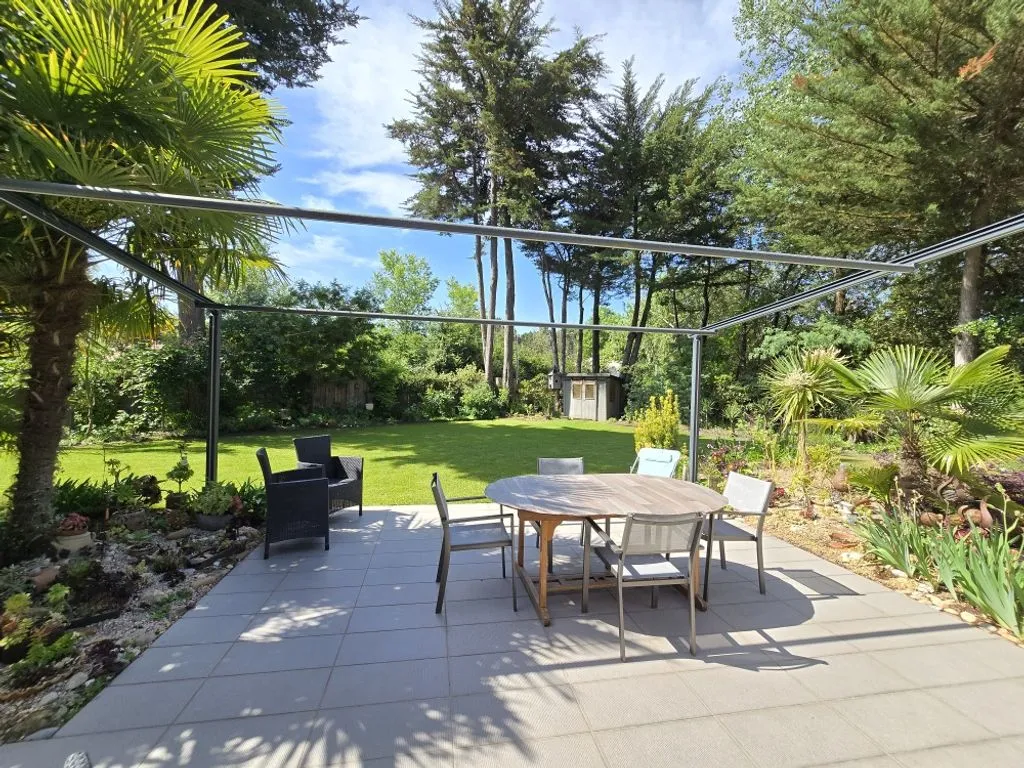 Terrass - Recent House with Pool in Verdant Setting
