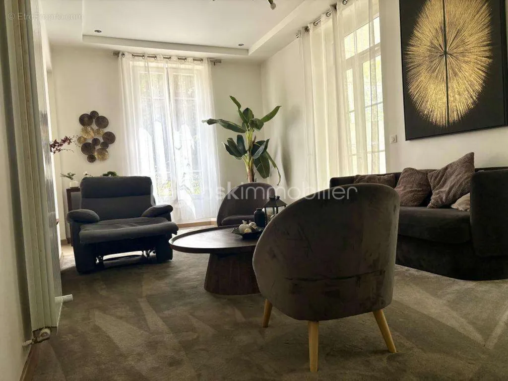 Séjour - Maison 18 pièces à Le Mee-Sur-Seine