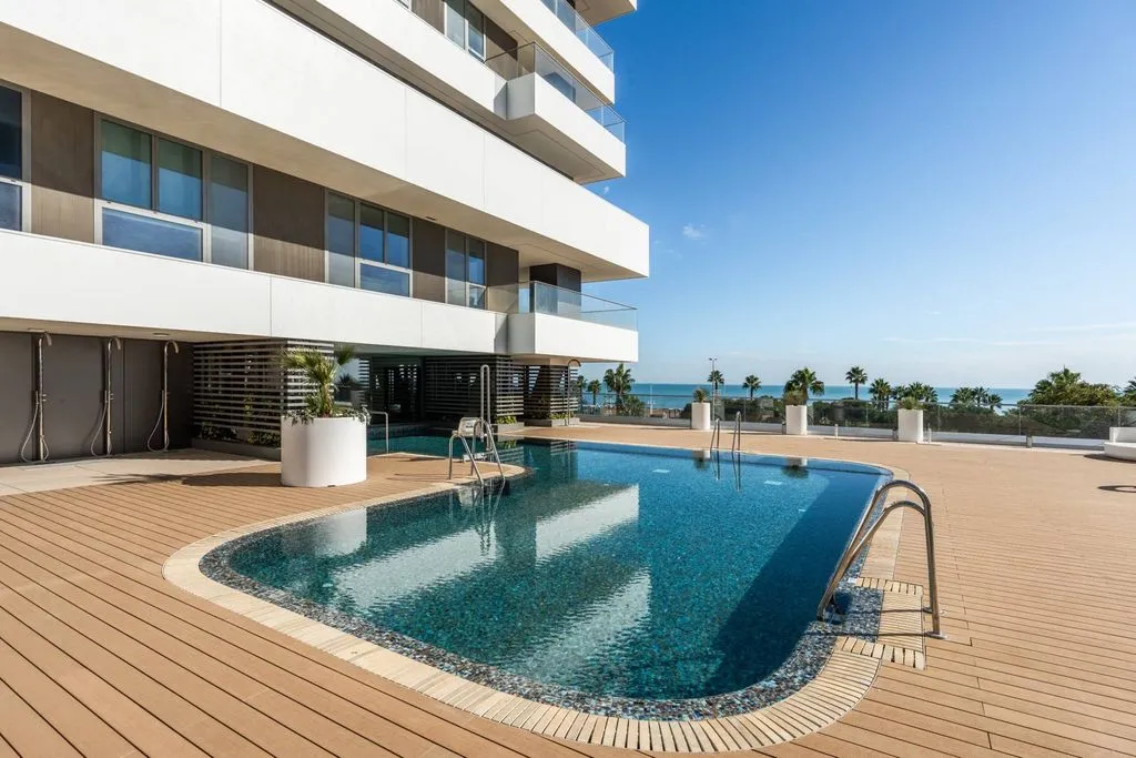 Pool - Luxury Beachfront Flat with Pool in Marbella