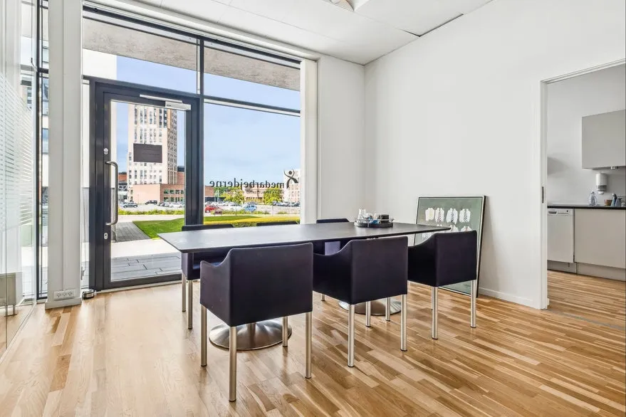 Söögituba - Office Space with Large Windows in Horsens Centre