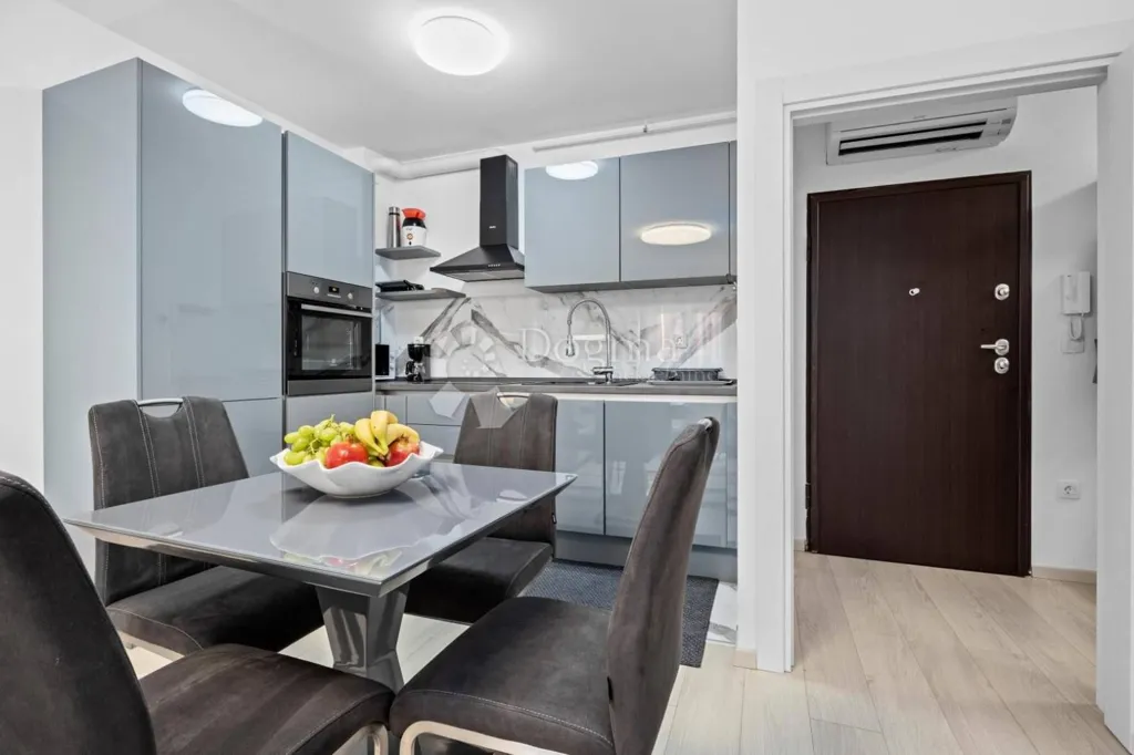 Sala da pranzo - Two-Bedroom Apartment with Garage in Pula Centre