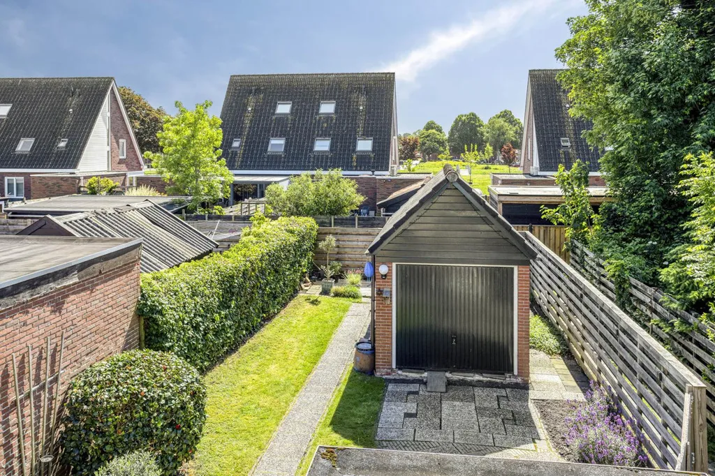 Jardin - Corner House with Solar Panels in Oude Pekela