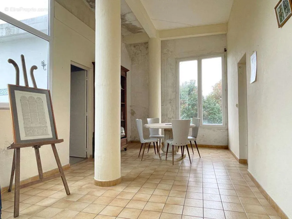 Salle à manger - Maison Art Déco avec Piscine à Cadillac