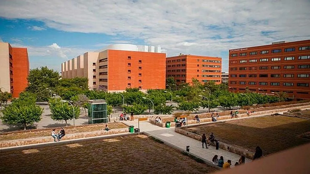 Jardin - Duplex with Terrace in Ciutat Jardí