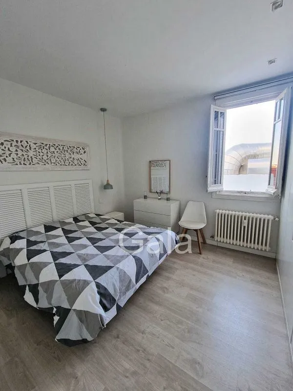 Magamistoad - Modernised Flat with South Light in Trafalgar