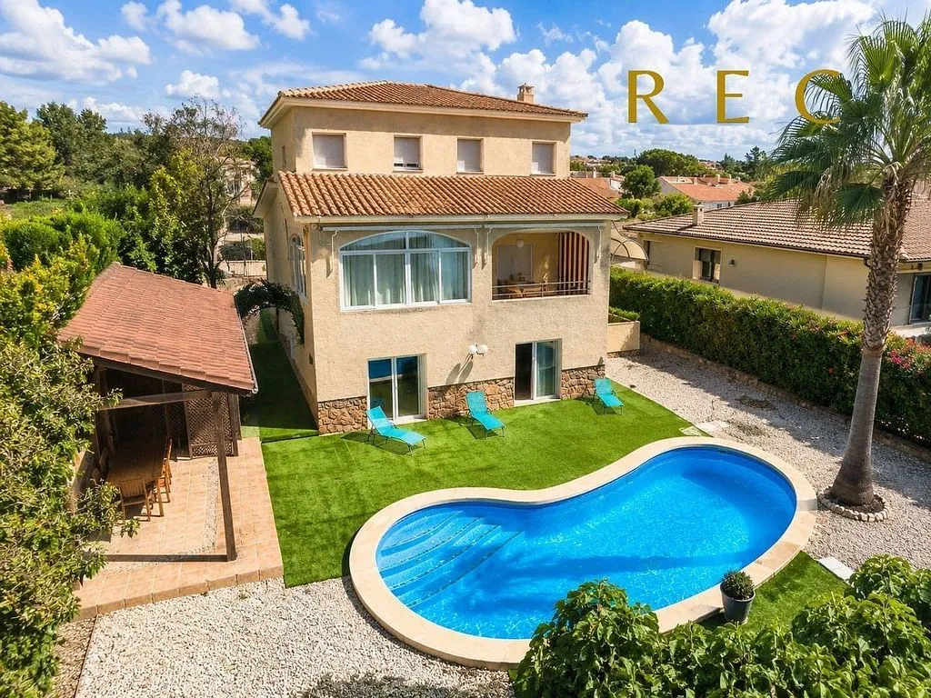 Õhuvaade - Chalet with Pool and Terrace in Coblanca