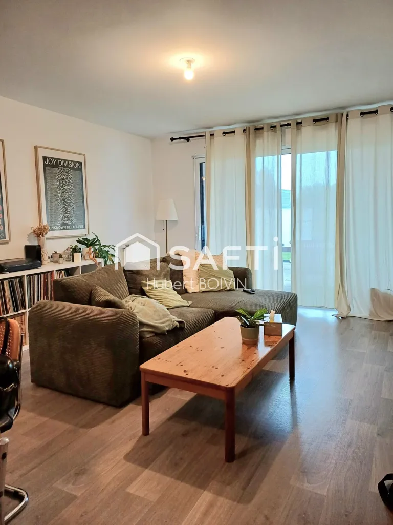 Living Room - Accessible Apartment with Terrace in Noyal-Chatillon-Sur-Seiche