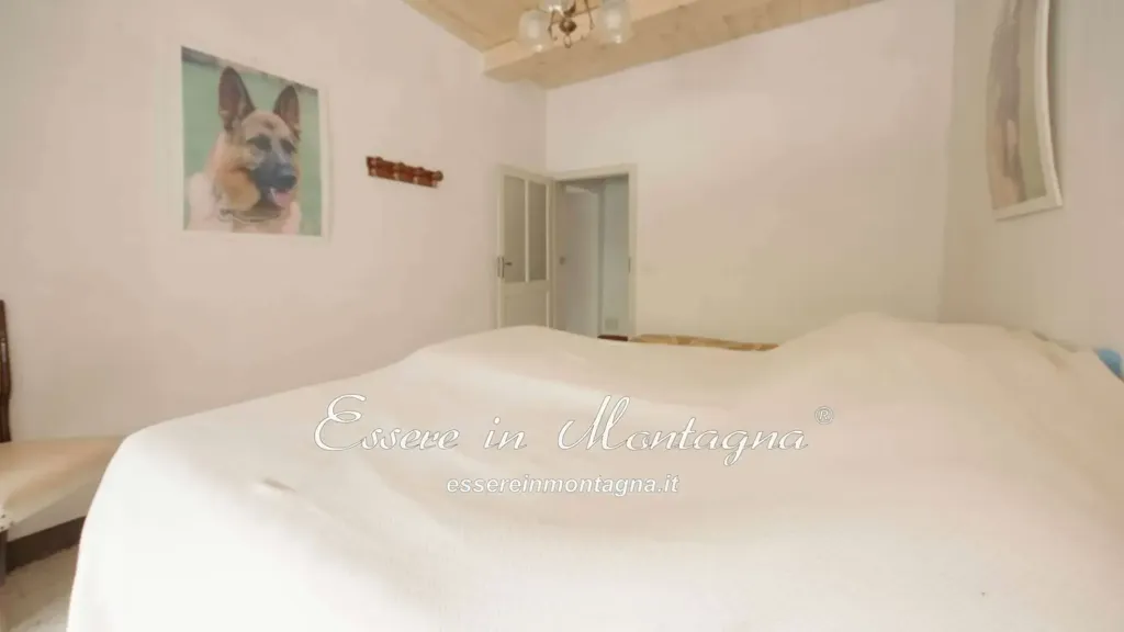 Bedrooms - House Portion with Mountain View in Fanano