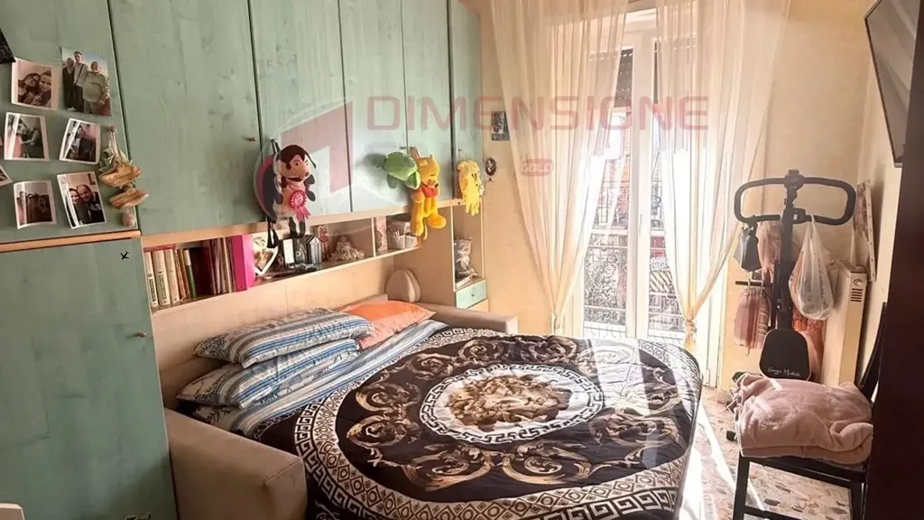 Chambres - Three-Bedroom Apartment with Balcony in Rome
