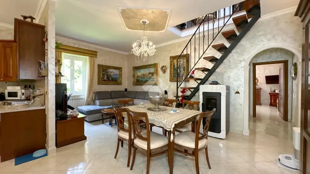 Salle à manger - 4-Room Apartment with Balcony in Monte Compatri