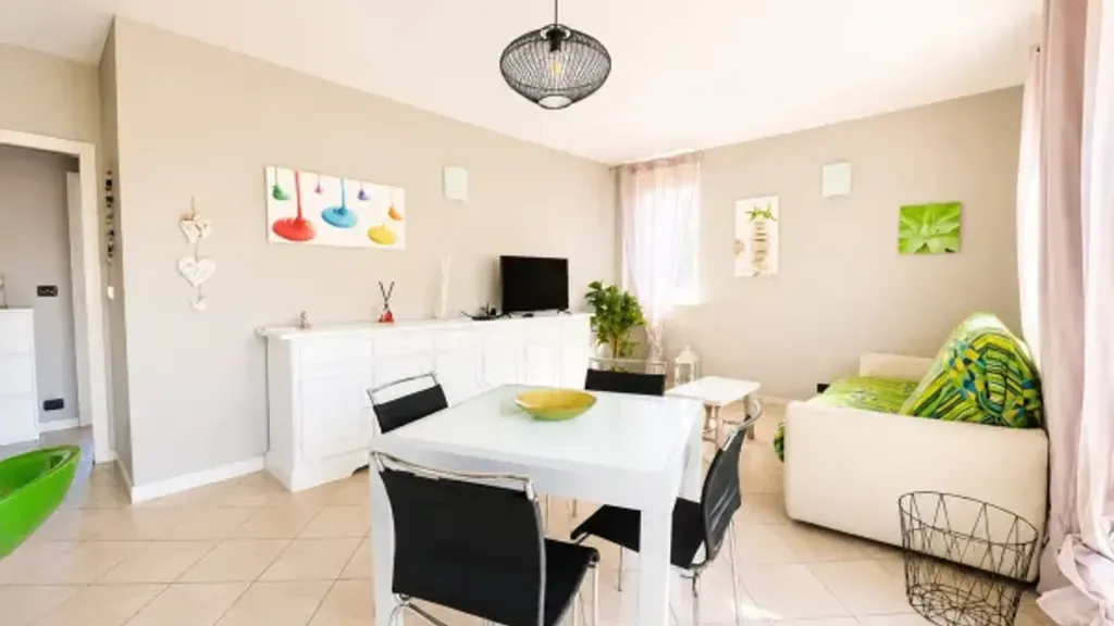 Elutuba - Modern Apartment with Private Garden in Vezza d'Alba