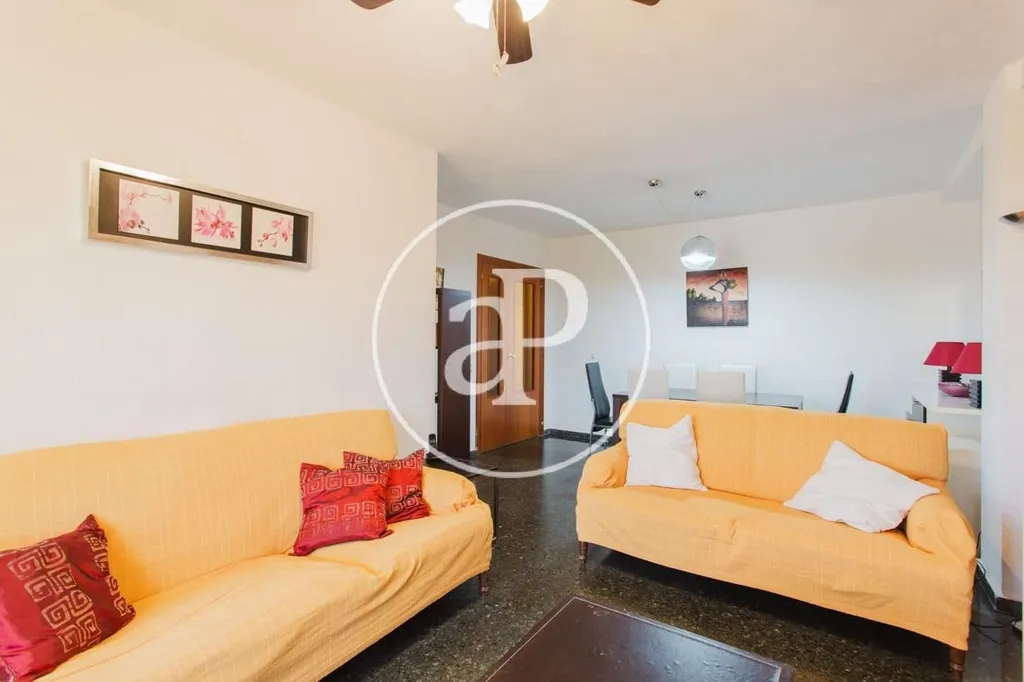 Elutuba - Furnished Flat with Balcony in Mestalla, Valencia