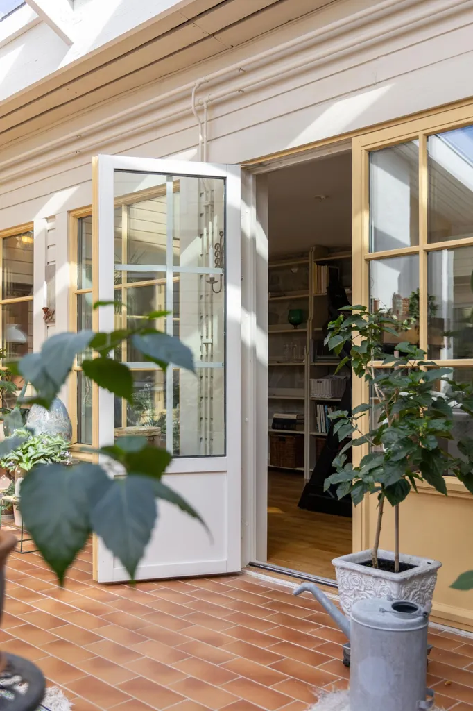 Aed - Charming Villa with Guesthouse near Visby