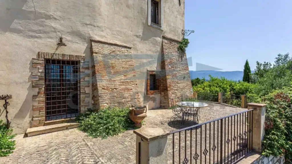 Aed - Renaissance Castle with Pool in Todi