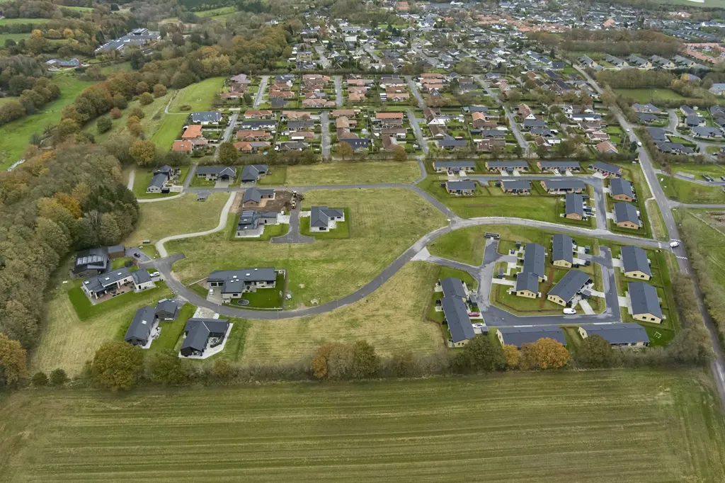 Õhuvaade - Year-Round Plot with 5G Coverage in Almind