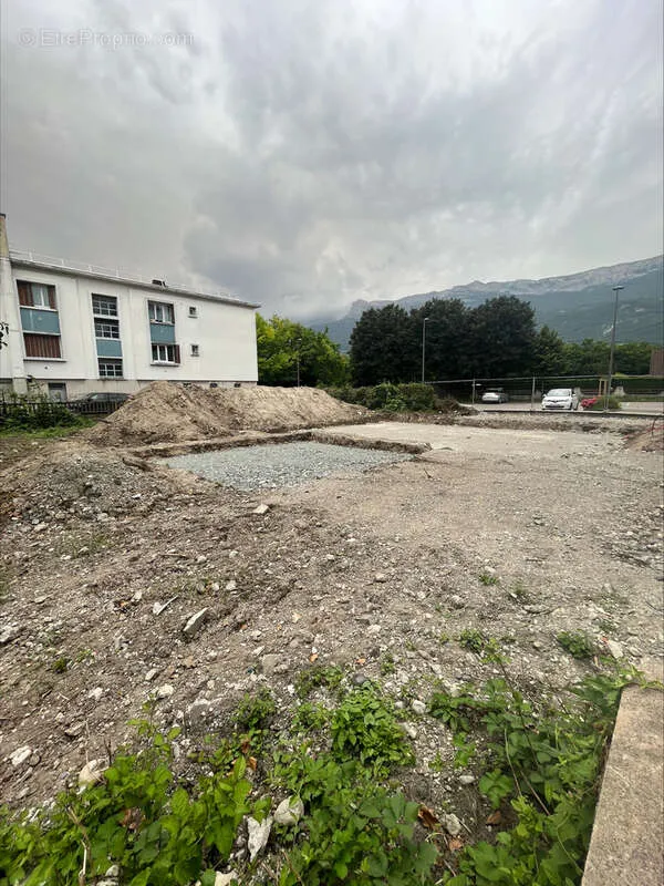 Jardin - Terrain Viabilisé avec Jardin à Pont de Claix
