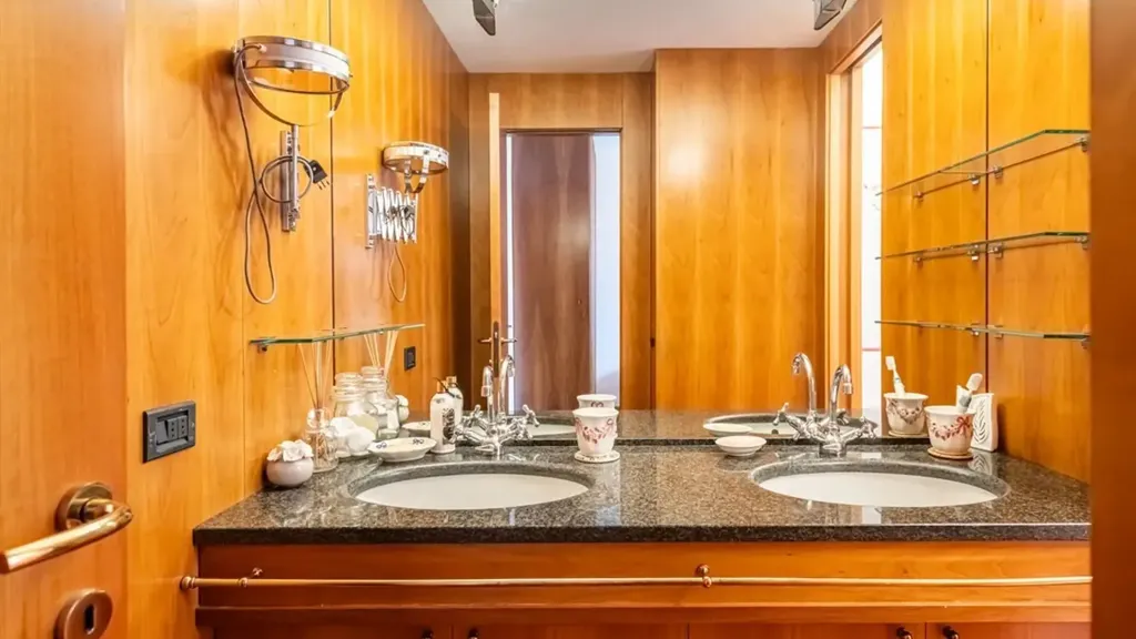 Salles de bain - Spacious Penthouse with Pool in Milan