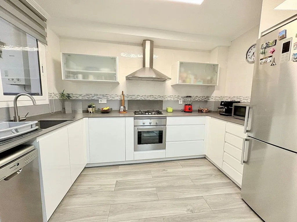 Kitchen - Two-Storey House with Balcony in Benaguasil Centre