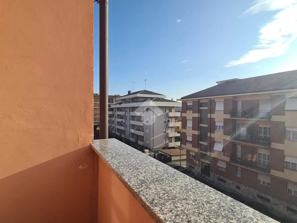 Balcon - Top-Floor Apartment with Balcony in Bra