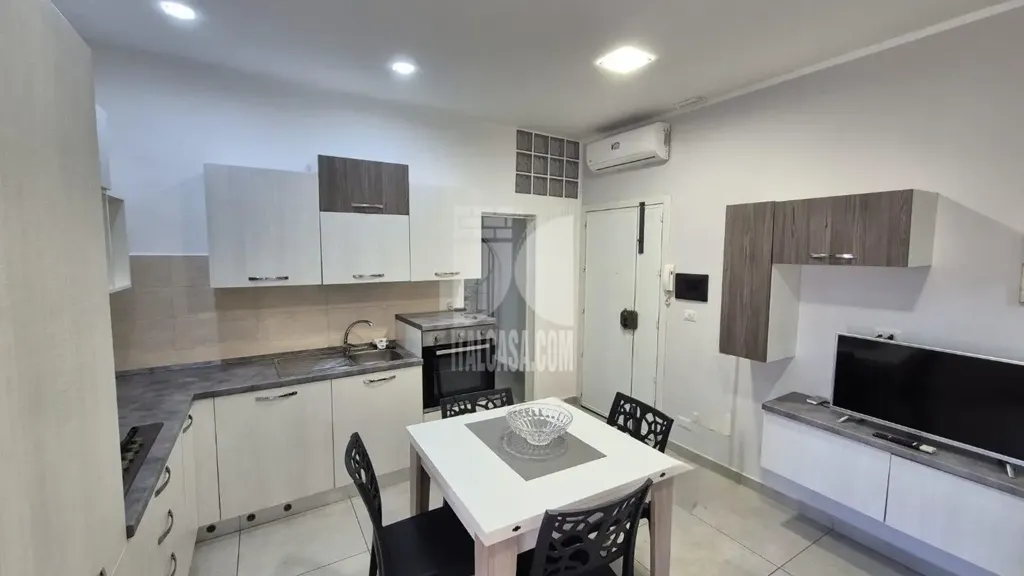 Cucina - Appartamento con balcone a Crotone
