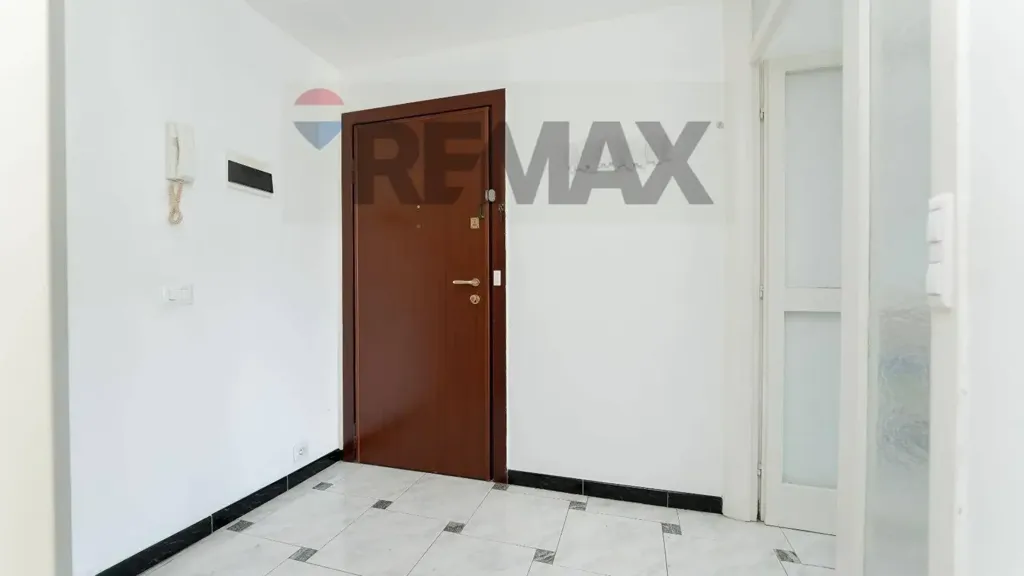 Esik - Shared Apartment with Balcony near Bicocca, Milan