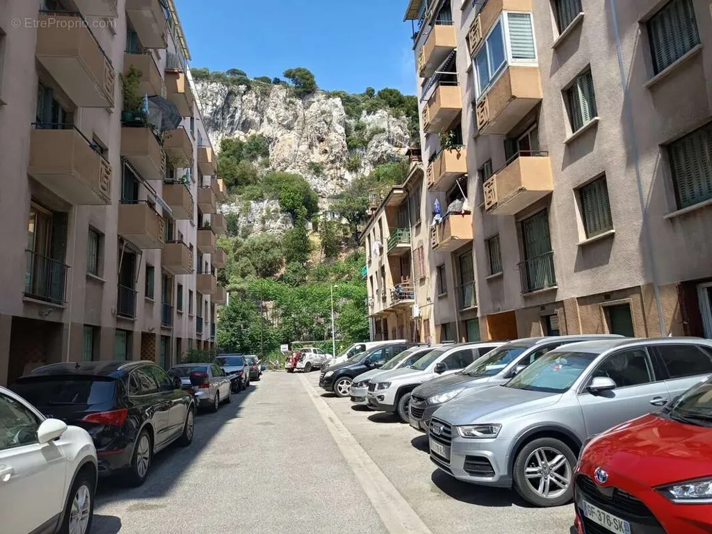 Välivaade - 3/4-Bed Flat with Balcony in Secure Residence