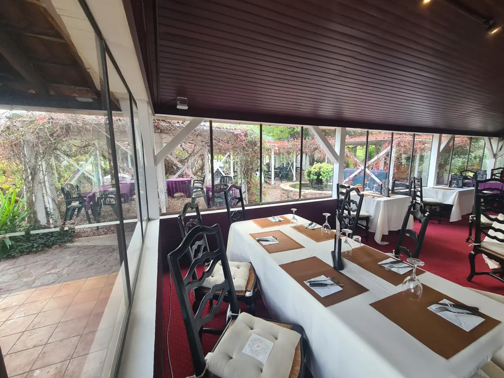 Salle à manger - Ensemble Maison + Restaurant avec Terrasse à Clermont-l'Hérault