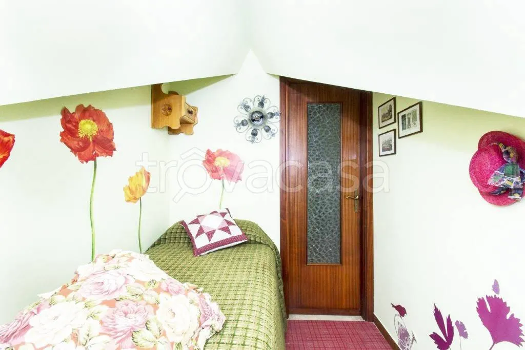 Chambres - Mansard Apartment with Mountain View in Sampeyre