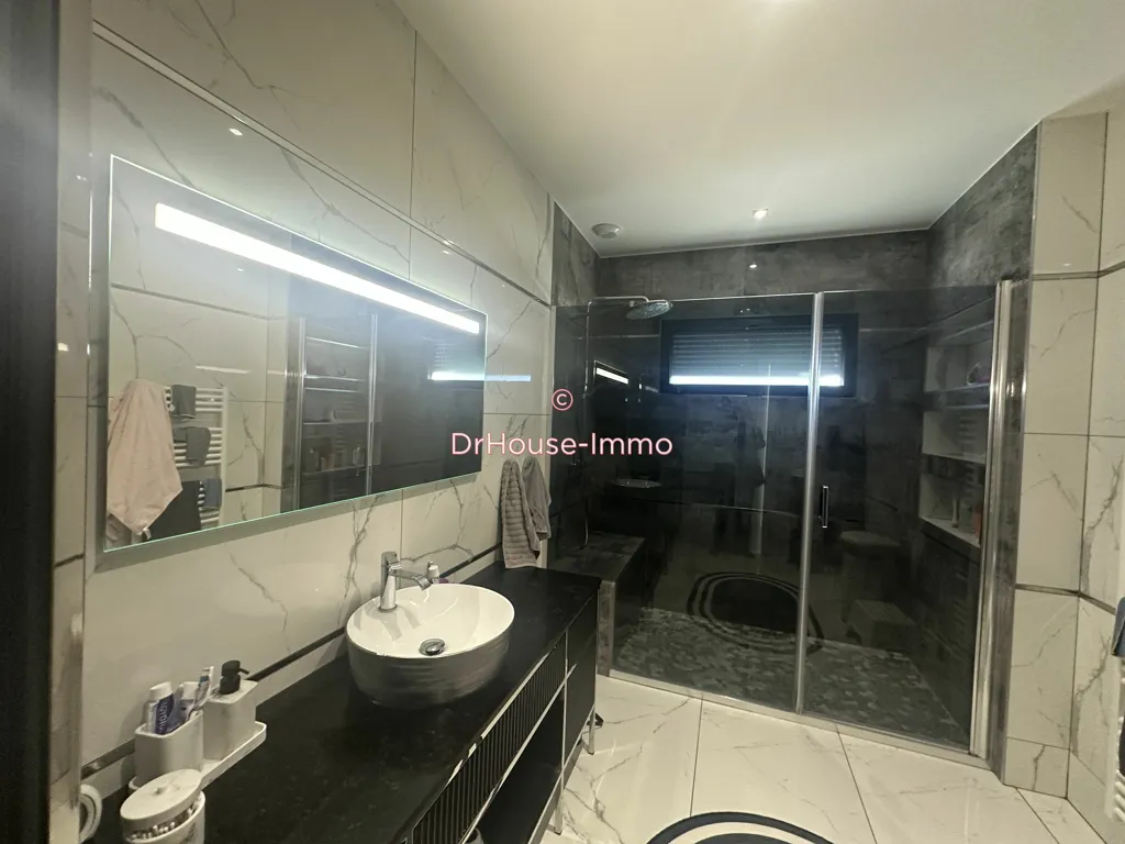 Vannitoad - Contemporary Villa with Pool in Croignon