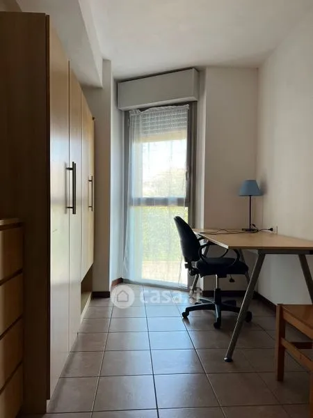 Bureau - Fully Furnished Triplex with Balcony in Como