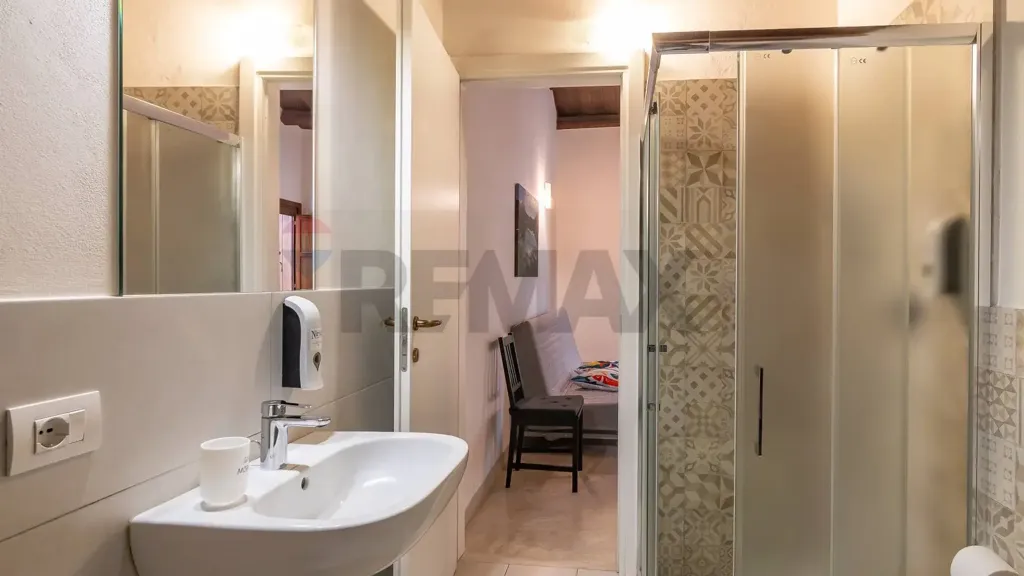 Salles de bain - Fully Rented Building in Ragusa Centre
