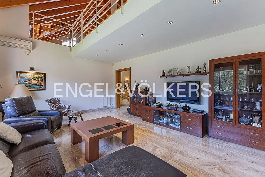 Elutuba - Chalet with Pool and Terrace in Mira-sol