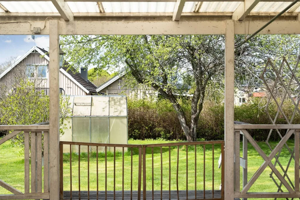 Terrass - Classical Brick Villa with Garden in Quiet Area