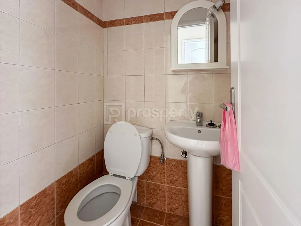 Vannitoad - Spacious Apartment with Large Balcony in Ilion