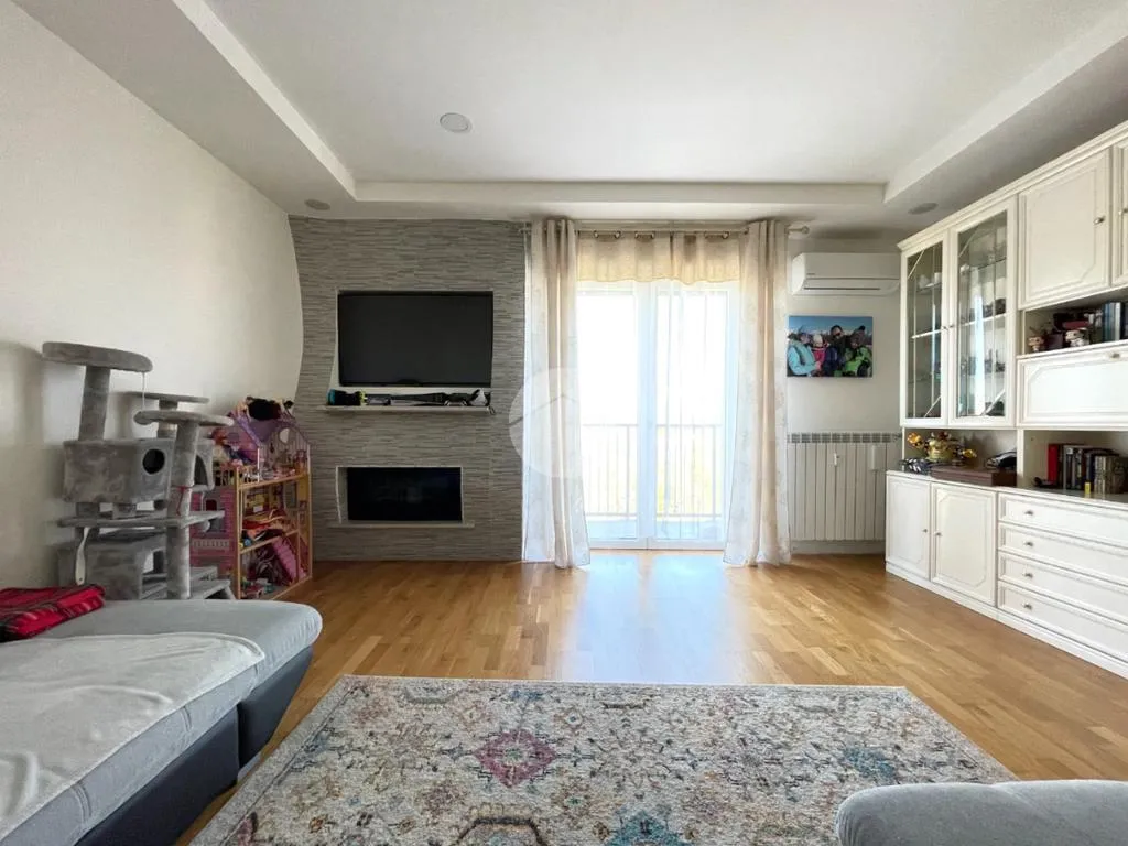 Séjour - Renovated Apartment with Mountain View in Brescia