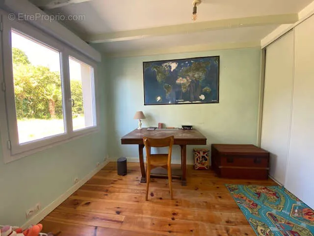 Bureau - Maison en Pierre avec Jardin à Saint-Brieuc