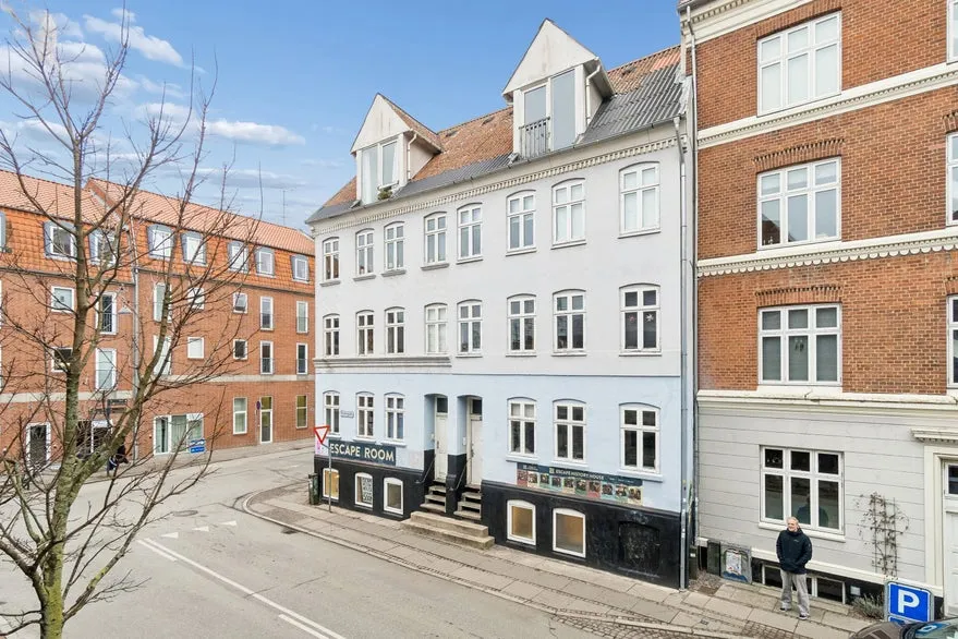 Välivaade - Midtown Aarhus with Renovation Potential
