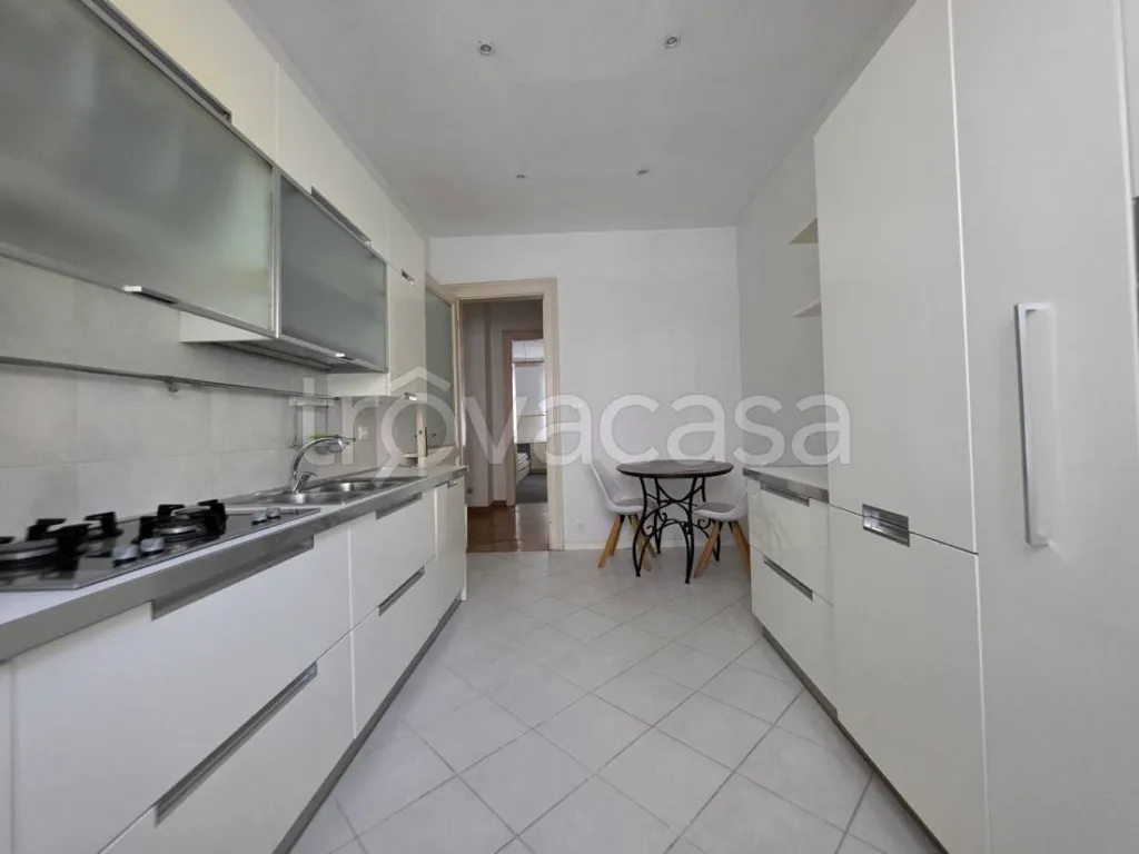 Cucina - Spacious Triplex in Central Trieste