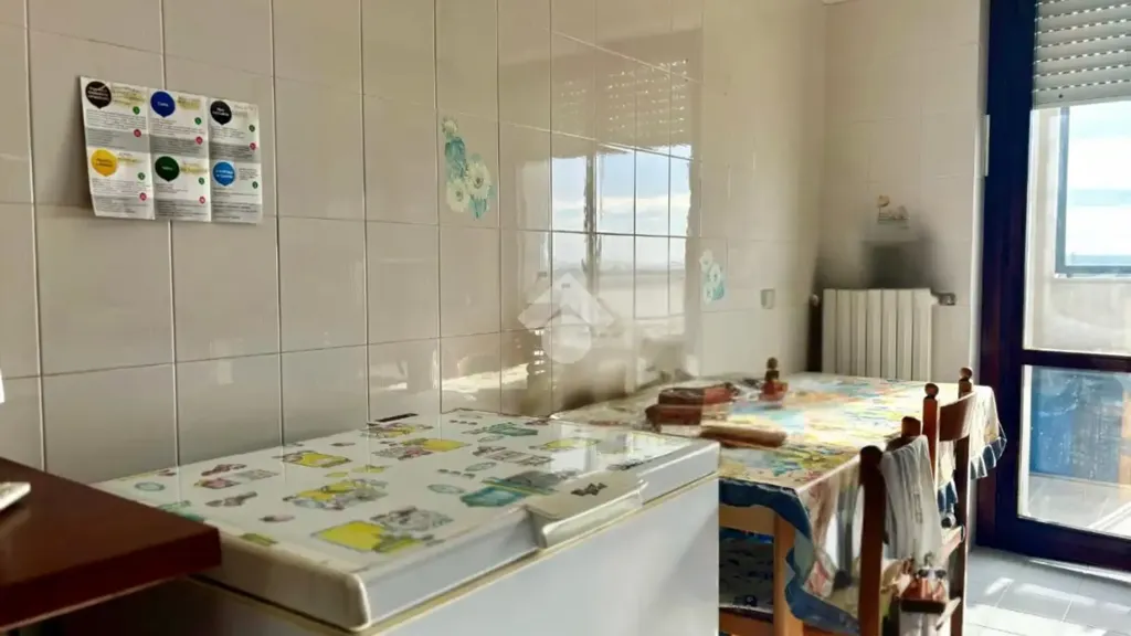 Cuisine - Top-Floor Apartment with Balcony in Loseto