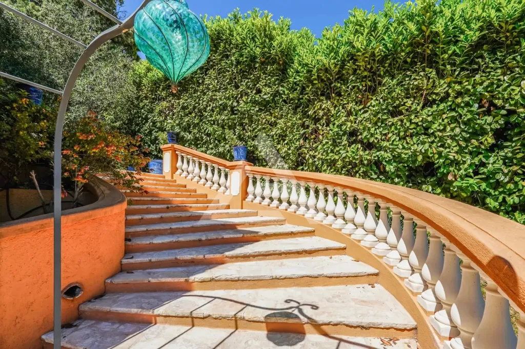 Pièces - Villa Provençale avec Jardin et Piscine à Saint-Paul-de-Vence