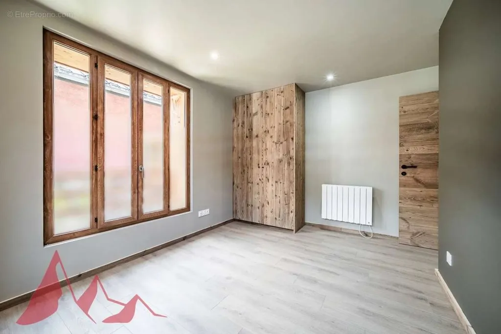 Pièces - Appartement Rénové avec Balcon au Centre de Morzine