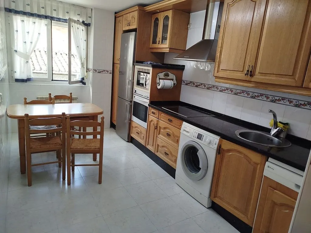 Cuisine - 3-Bedroom Flat with Terrace in Navatejera
