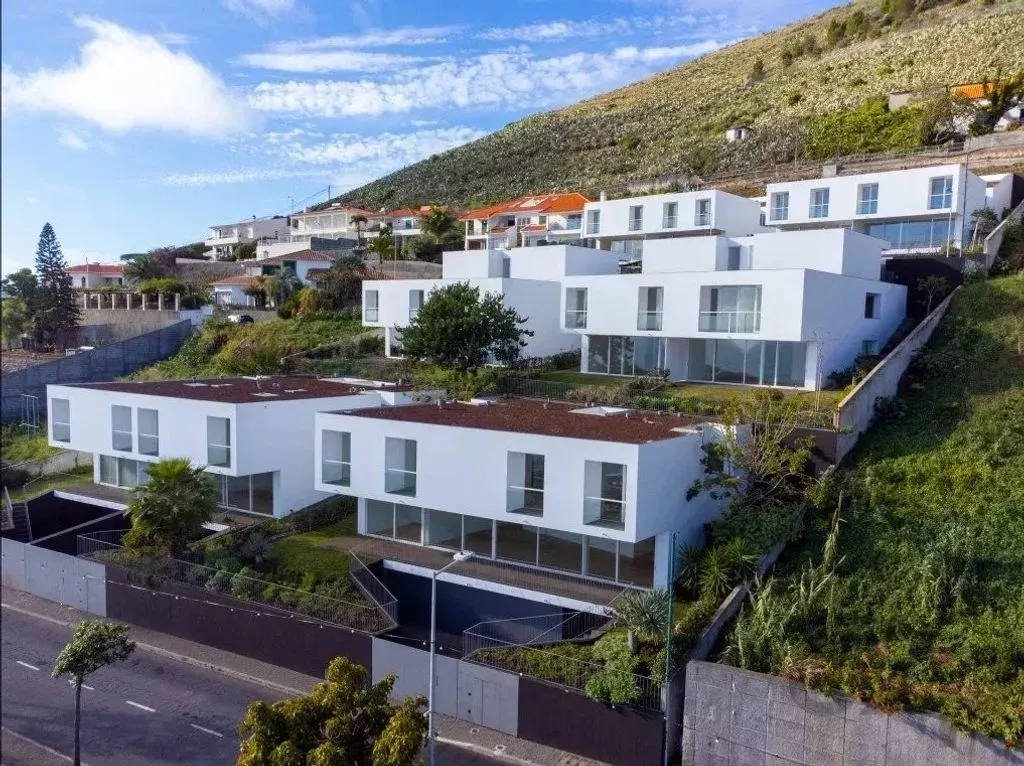 Exterior - Modern Villa with Ocean View in Funchal