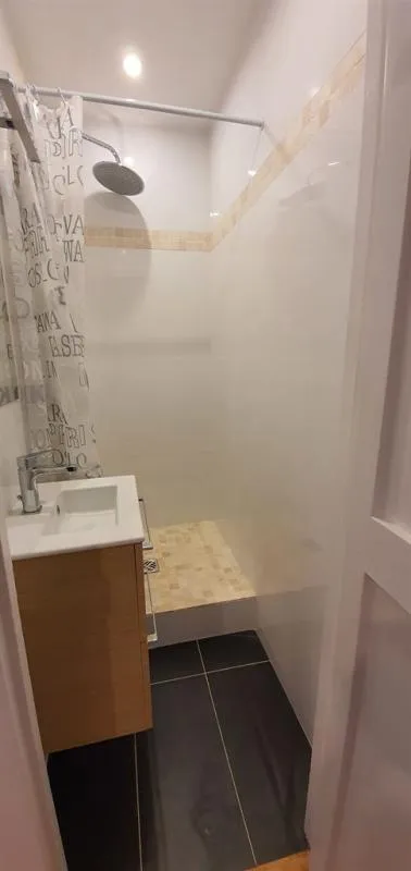 Bagni - Refurbished Flat with East/South Exposure in Rive Droite