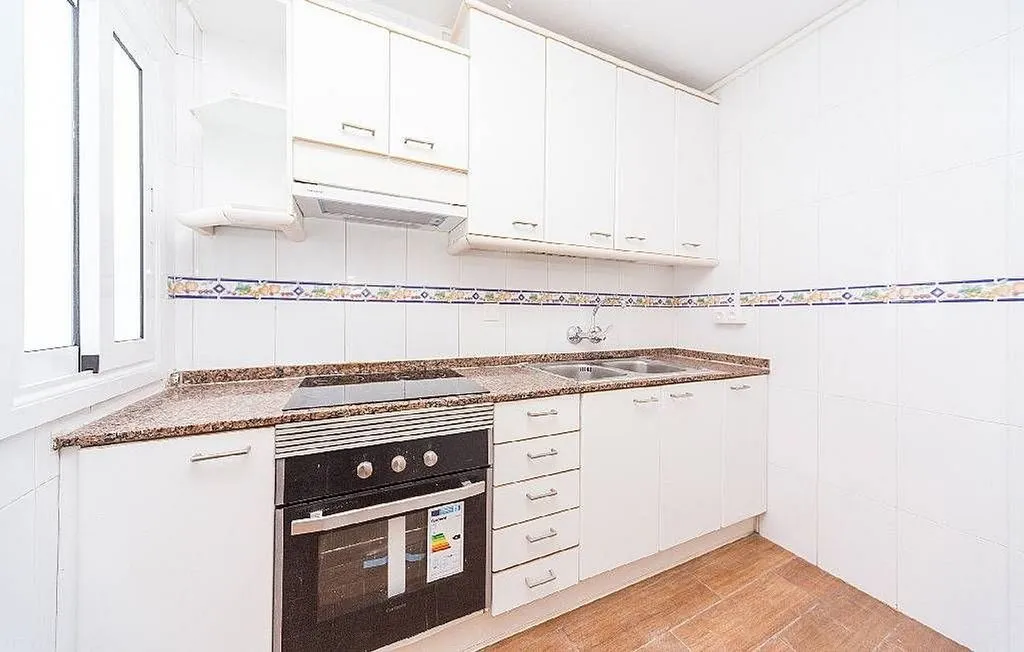 Cuisine - Apartment with Balcony and Lift in Les Planes