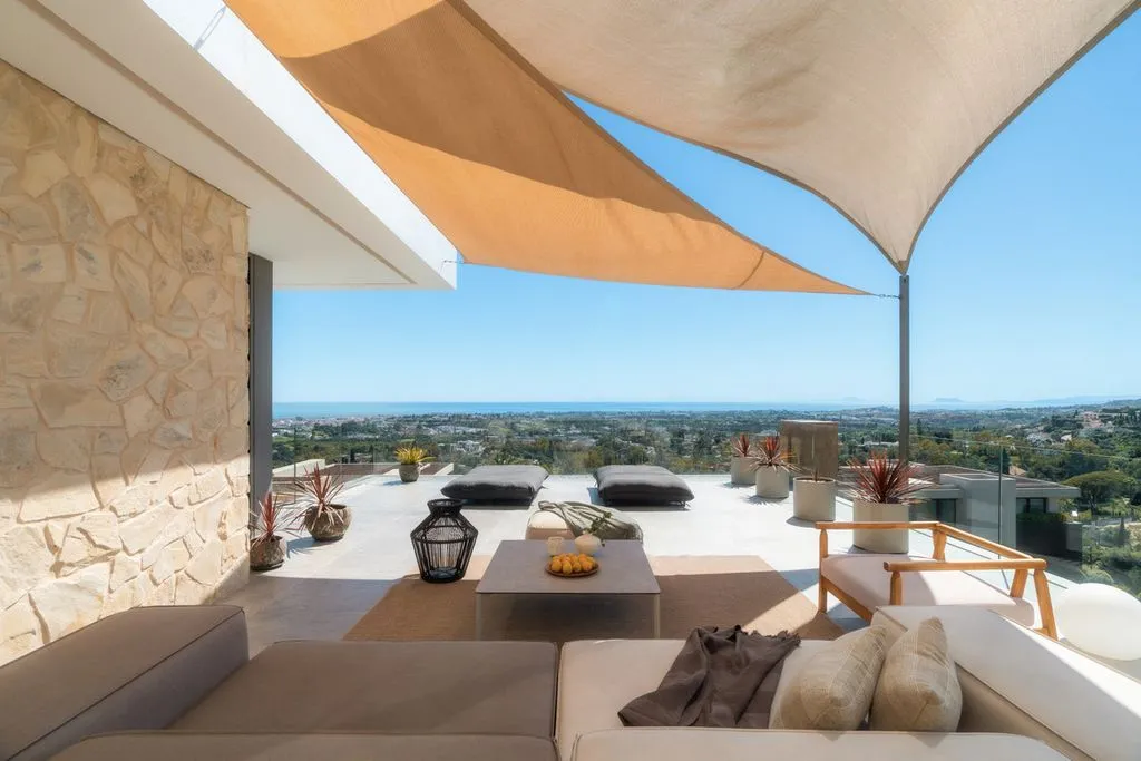 Terrass - Luxury Villa with Spa in La Quinta
