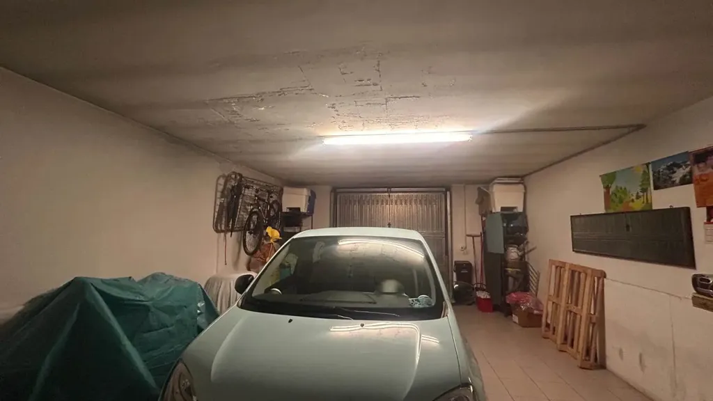 Garage - Villa with Garden in Gambolo', Belcreda